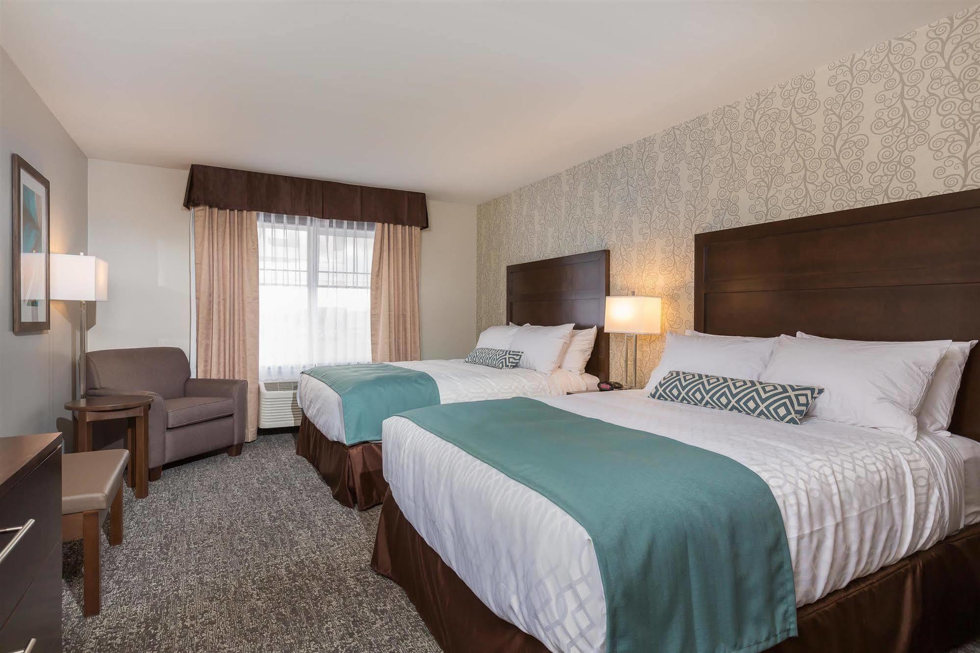 Best Western Plus Chestermere Hotel Exterior foto